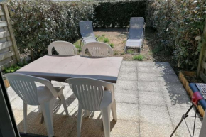 COSY studio with LARGE GARDEN - close beach